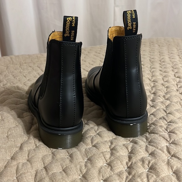 DR. MARTENS - Picture 2 of 5